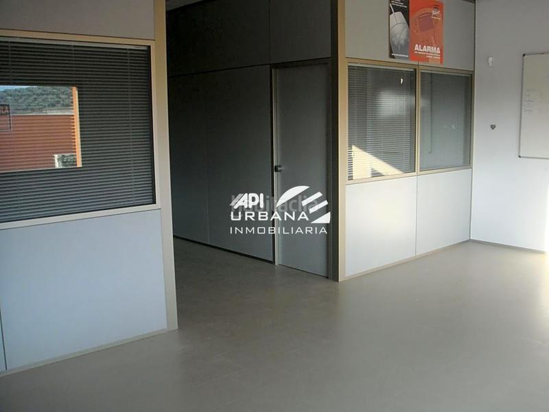Foto 0d03fa2d-4b5f-47c7-9e72-c2dfeb525765. Alquiler oficina en Navas del Selpillar Lucena