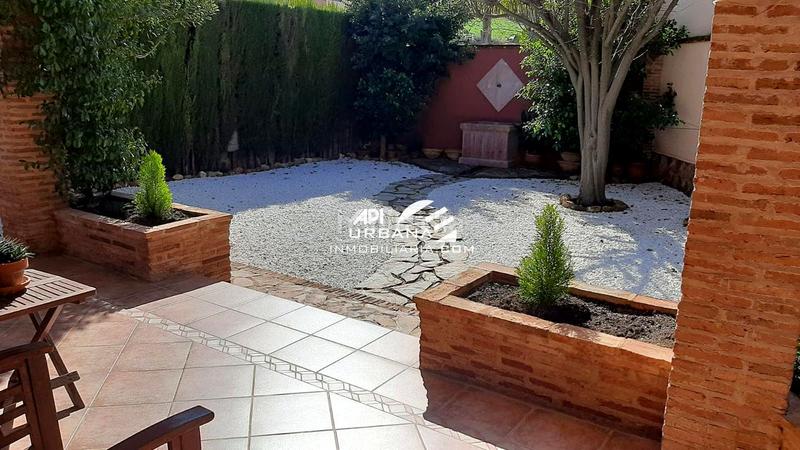 Foto c64f75c4-a581-424f-9e6a-c4d2ee624ed8. Casa en El Carmen - La Barrera Lucena