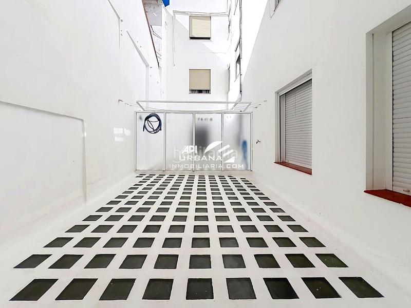 Foto c3ed8f1a-bdd0-4851-b591-b04ba892f957. Flat in Centro Lucena