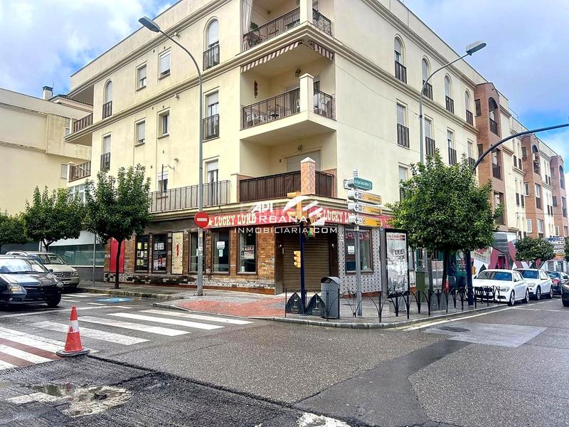 Foto 36406afa-b32e-4bc9-ad28-f83113d00dc0. Location local commercial dans San Francisco Lucena