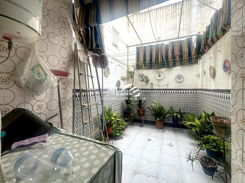 Foto edd2e306-95c4-4e3e-a192-41eea6ea275d. Erdgeschoss in Centro Lucena