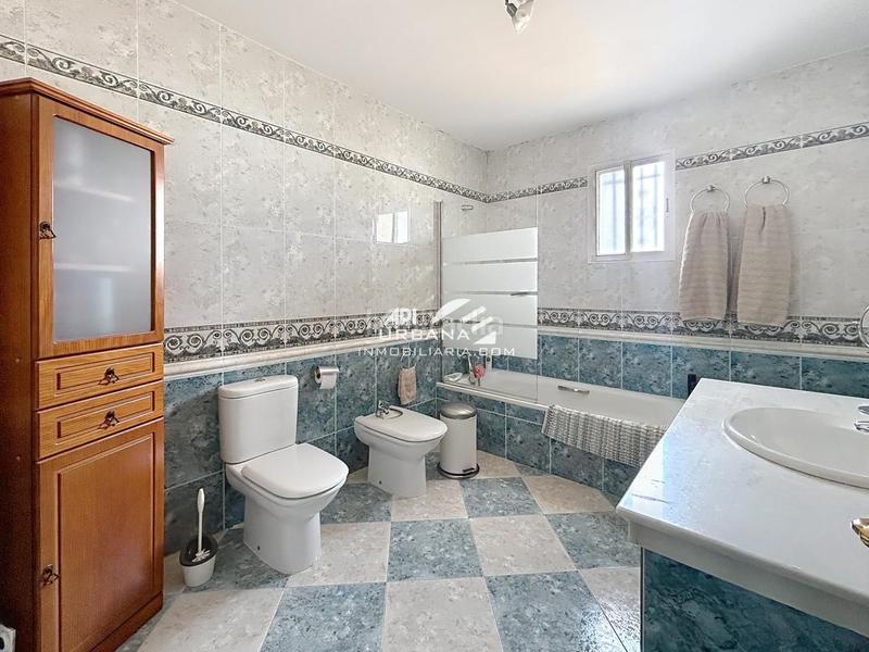 Foto 0f6cbd77-4a0c-4c8a-baf2-64daf75557af. Casa amb piscina a Las Vegas - Campoaras Lucena