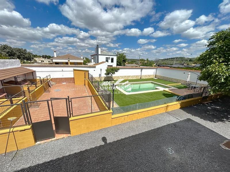 Foto 35393c89-c85f-4686-9017-e0e56b393daf. Casa amb piscina a Las Vegas - Campoaras Lucena