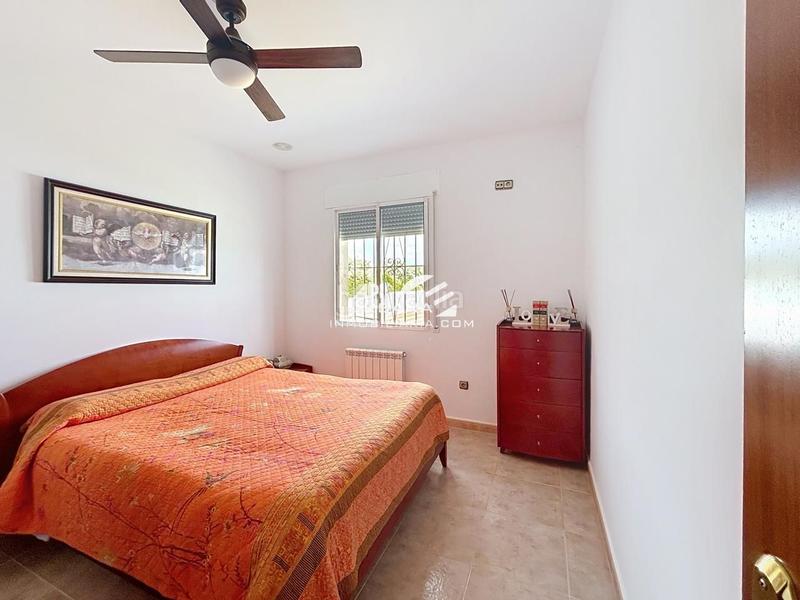 Foto 36802cd2-c37e-49a1-a492-b54317a53a4a. Casa amb piscina a Las Vegas - Campoaras Lucena