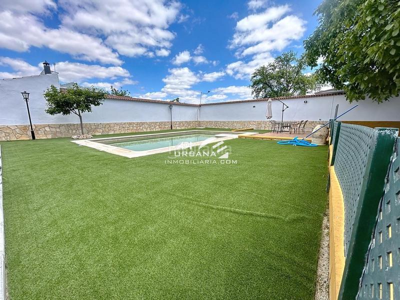 Foto 3ae57dc0-6ad7-4d47-b97d-dd99eee4455f. Casa amb piscina a Las Vegas - Campoaras Lucena