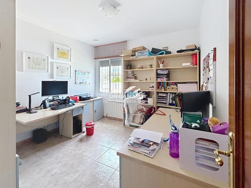 Foto 46c989f8-7c91-4b52-9c23-7f502903bba8. Casa amb piscina a Las Vegas - Campoaras Lucena