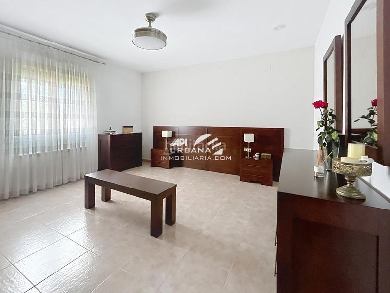 Foto 4c5f9d7e-83d1-4a83-8069-35bc432d7dcd. Casa amb piscina a Las Vegas - Campoaras Lucena