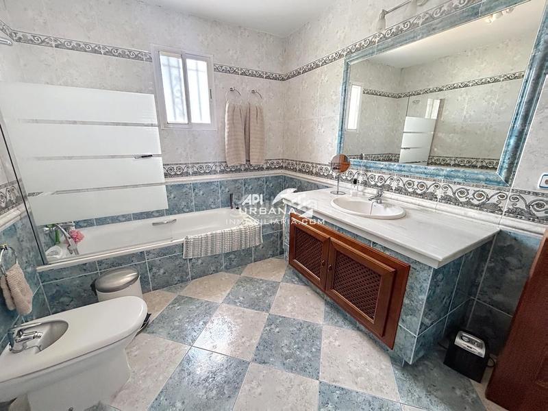 Foto 4df5259b-1140-4199-951a-19402f643133. Casa amb piscina a Las Vegas - Campoaras Lucena