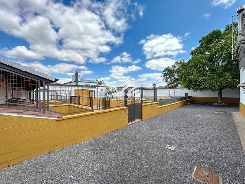 Foto 57e00451-a927-40ec-b72c-cb3d380e8a82. Casa amb piscina a Las Vegas - Campoaras Lucena