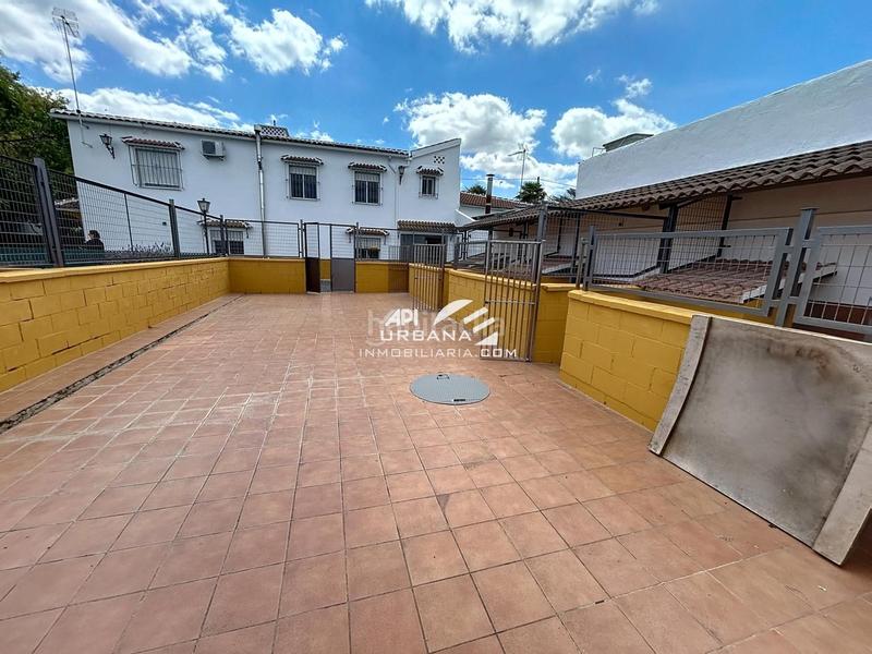 Foto 7221492e-67ad-4afd-a90a-164eecc4f3b6. Casa amb piscina a Las Vegas - Campoaras Lucena