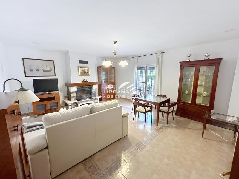 Foto 93dbe08f-4b74-45a2-a379-54b9d13b2384. Casa amb piscina a Las Vegas - Campoaras Lucena