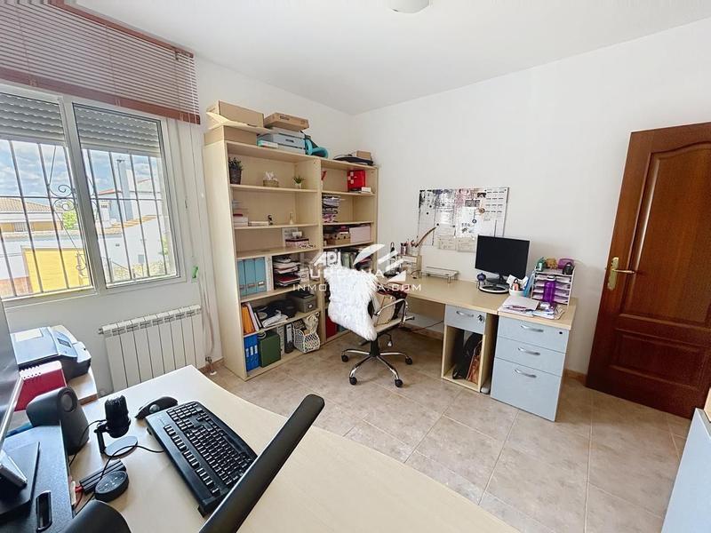 Foto 94fff6a8-ecc8-4f01-b9e5-4c29b4014b49. Casa amb piscina a Las Vegas - Campoaras Lucena