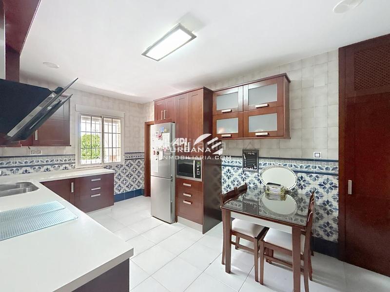 Foto c4d0da22-2d31-4fbe-bba3-cf74ea7eddd6. Casa amb piscina a Las Vegas - Campoaras Lucena