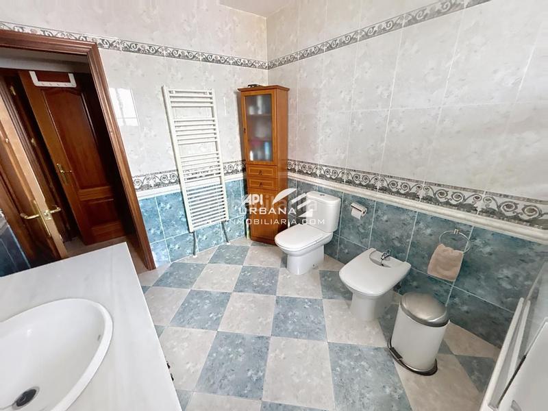 Foto cd8160a9-40eb-4af0-8a8a-4af745b4e419. Casa amb piscina a Las Vegas - Campoaras Lucena