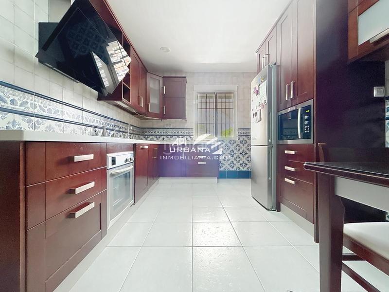 Foto e14f886a-6d53-4231-8b44-566b71b86e78. Casa amb piscina a Las Vegas - Campoaras Lucena