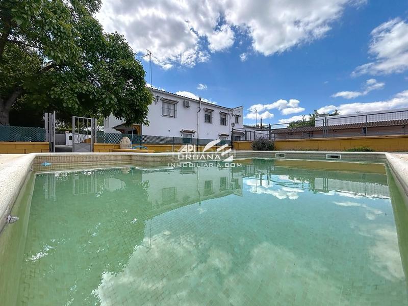Foto ee09556c-f076-4044-a156-7ea7d5a50543. Casa amb piscina a Las Vegas - Campoaras Lucena
