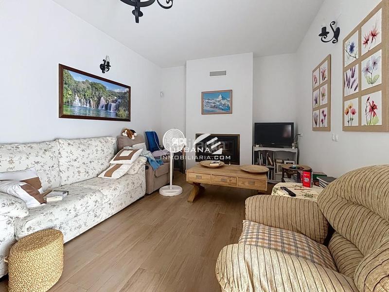 Foto be7abdfa-b929-4084-8348-66e15fd0c2c6. Casa amb piscina a Navas del Selpillar Lucena