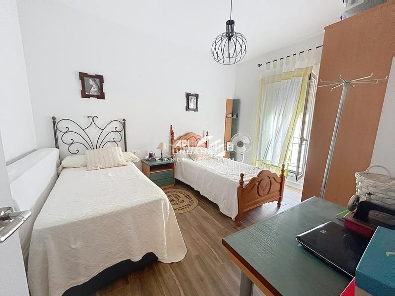 Foto d05dd179-17bc-4e79-a72f-0c35ea897dfc. Casa amb piscina a Navas del Selpillar Lucena