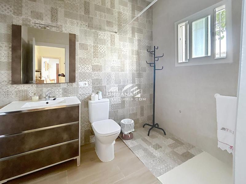 Foto e01a4e4c-0b42-4983-8ee1-77eba0d41627. Casa amb piscina a Navas del Selpillar Lucena