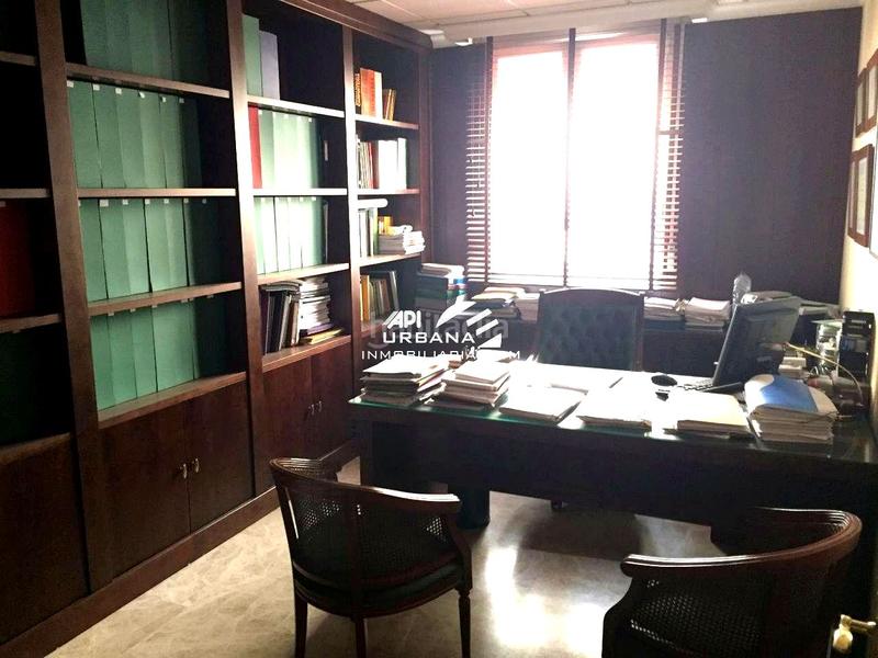 Foto 21e4cee2-4107-4a51-bf7a-de8e3c43bfc5. Locale commerciale in Centro Lucena