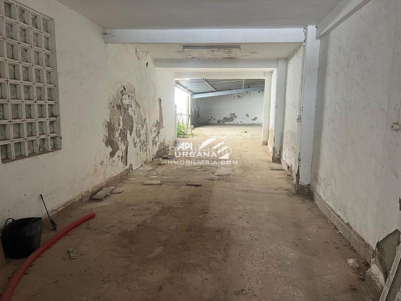 Foto 5044c20e-9027-4a45-8d00-f2427c94b0b8. Local comercial en El Carmen - La Barrera Lucena