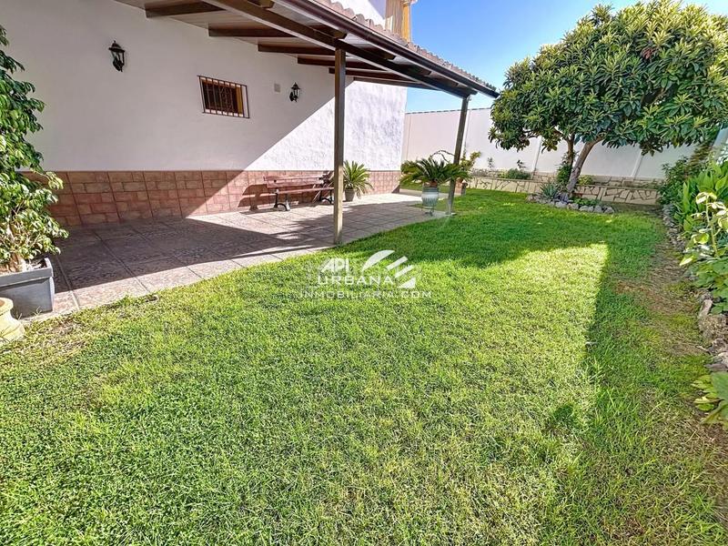 Foto bced2943-898a-4c91-8fb6-81da28f4424b. Casa in Poleares Lucena