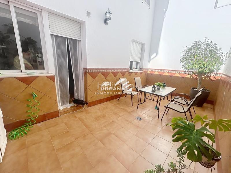 Foto 72499449-21d1-4058-a918-35f5f416ec5f. Casa en El Valle Lucena