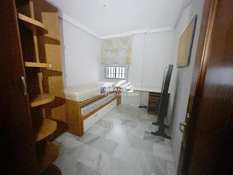 Foto b2d201c8-5586-4df7-8f1c-e6c2b2438905. Piso en El Valle Lucena