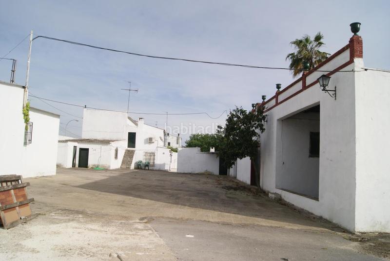 Foto b9e8d052-191b-4c6e-abae-a22c8788e852. Casa amb piscina a Navas del Selpillar Lucena