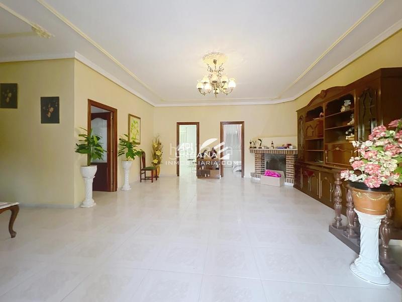 Foto 5dcbf4c9-50ed-4449-9e11-987c661b91c2. Casa en El Carmen - La Barrera Lucena