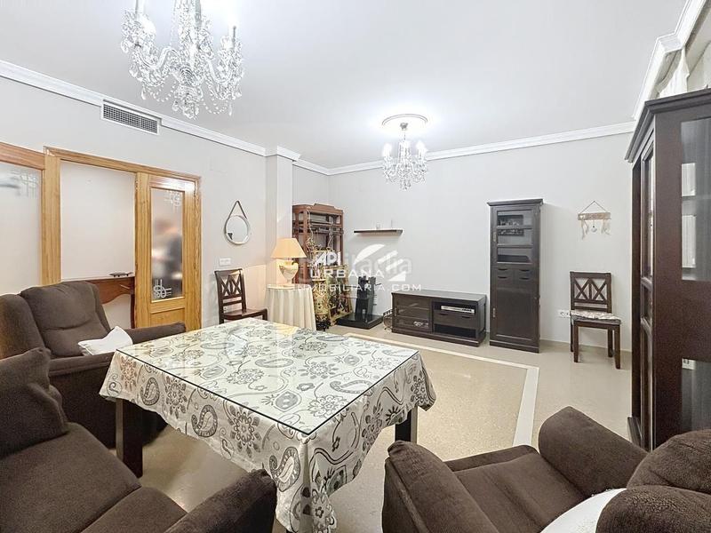 Foto ae2e0cd6-605f-46c8-b814-65ff94e01803. Flat with parking in San Francisco Lucena