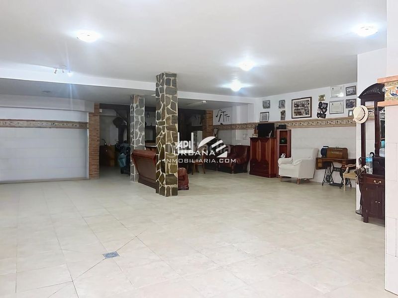 Foto 3cb9a53d-0a18-4e03-a207-9bc5f9309768. Casa amb piscina a El Carmen - La Barrera Lucena