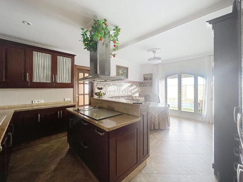 Foto 4a64de81-b321-4cb2-ac60-7875c1ebe3ad. Casa amb piscina a El Carmen - La Barrera Lucena