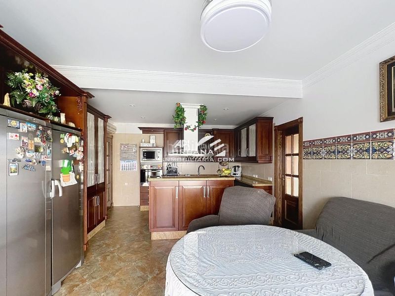 Foto 52d6c5d5-f3a0-4ff2-af5e-3745c655655b. Casa amb piscina a El Carmen - La Barrera Lucena