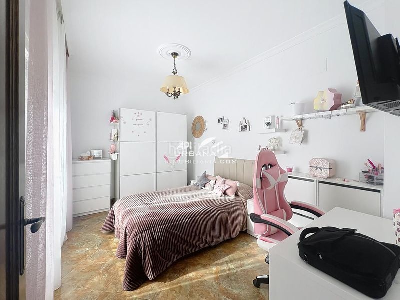 Foto a8825f66-b223-4c06-8475-0bae376085a0. Casa amb piscina a El Carmen - La Barrera Lucena