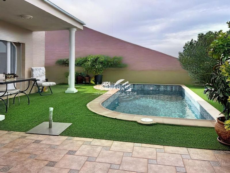 Foto b06d37ab-4488-41f8-ae95-6f9d65d8b8c0. Casa amb piscina a El Carmen - La Barrera Lucena