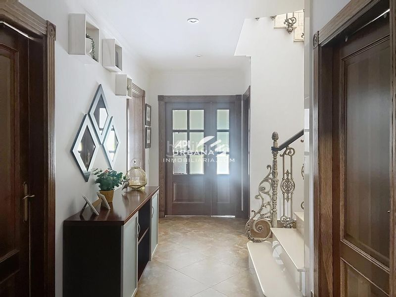 Foto ecf8b6f3-bb9b-4e6b-9184-caece4e87b31. Casa amb piscina a El Carmen - La Barrera Lucena