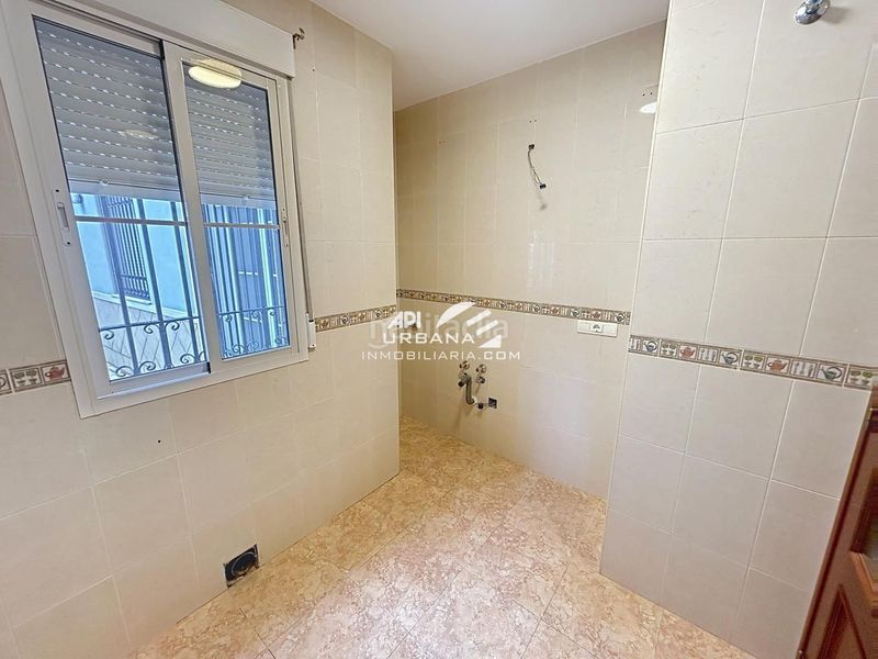 Foto 64d6673f-ee49-4a5e-b575-2aa3bfcd052f. Planta baixa a Centro Lucena