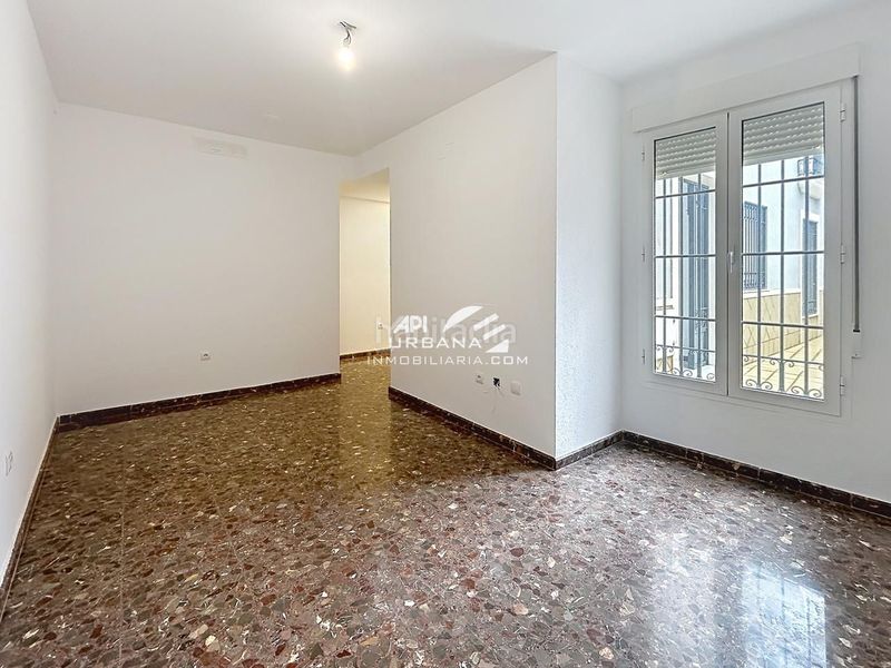 Foto 97fdb6d7-4bac-4e92-847d-8901a5631041. Planta baixa a Centro Lucena