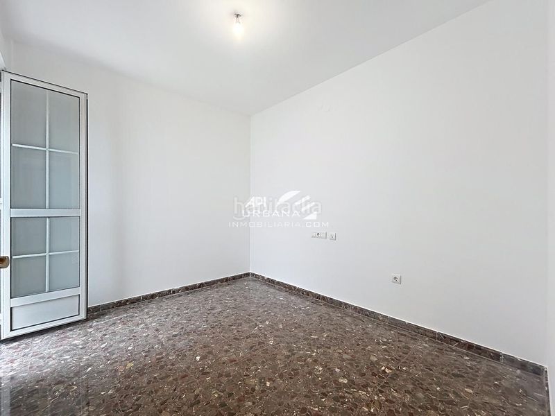 Foto aa4060ac-5058-4d50-80d4-4196ef045dee. Planta baixa a Centro Lucena