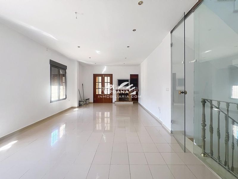 Foto 62a389bc-f82b-4606-80ef-eba44bfa2352. Casa a El Carmen - La Barrera Lucena