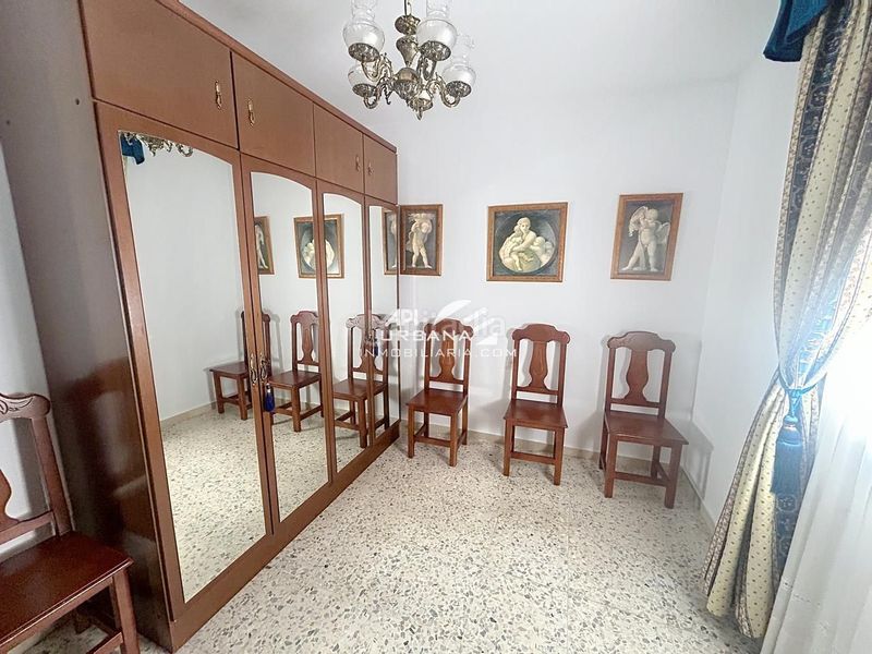 Foto 5362c360-a800-4aa8-9dd5-f7792f294d2f. Casa amb piscina a La Calzada Lucena