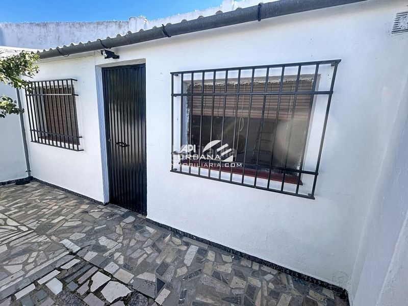 Foto 8d9adc78-a6f2-49c6-8101-556cf070ad9a. Casa amb piscina a La Calzada Lucena