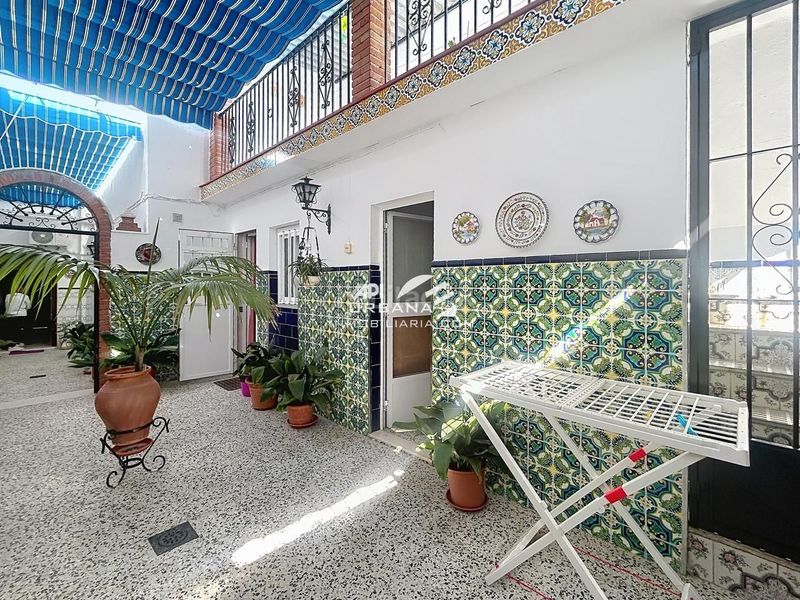 Foto a7138c34-1911-46ee-a57e-1ef69b1914e3. Casa amb piscina a La Calzada Lucena