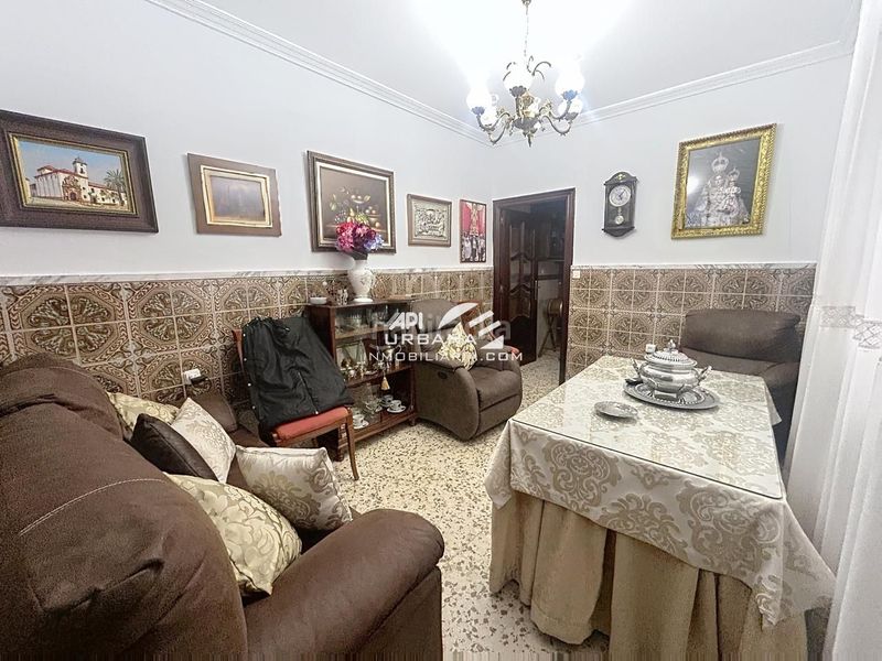 Foto e3b4edde-bb60-4692-a53d-fbc9eeaec35c. Casa amb piscina a La Calzada Lucena