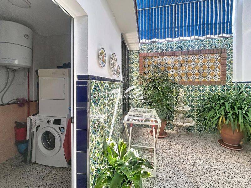 Foto e78ef8b4-b618-46bd-a0c0-0f91a3bba832. Casa amb piscina a La Calzada Lucena