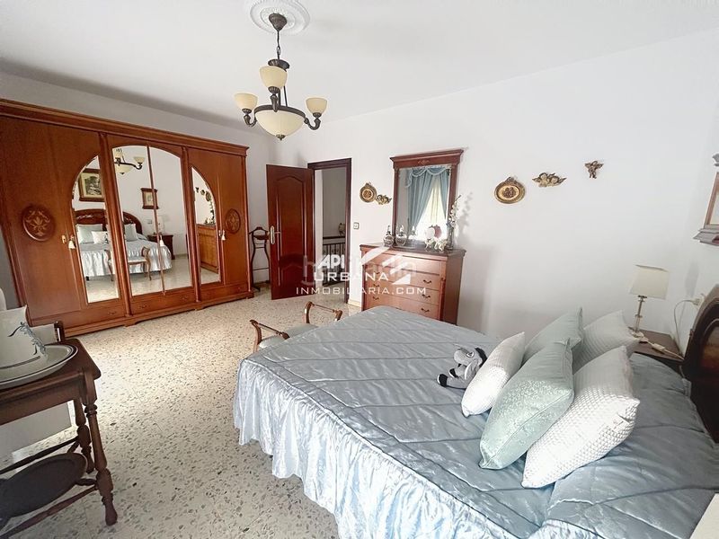 Foto e8b0c0d3-bcbb-42ce-81b7-8d28cf7e196a. Casa amb piscina a La Calzada Lucena