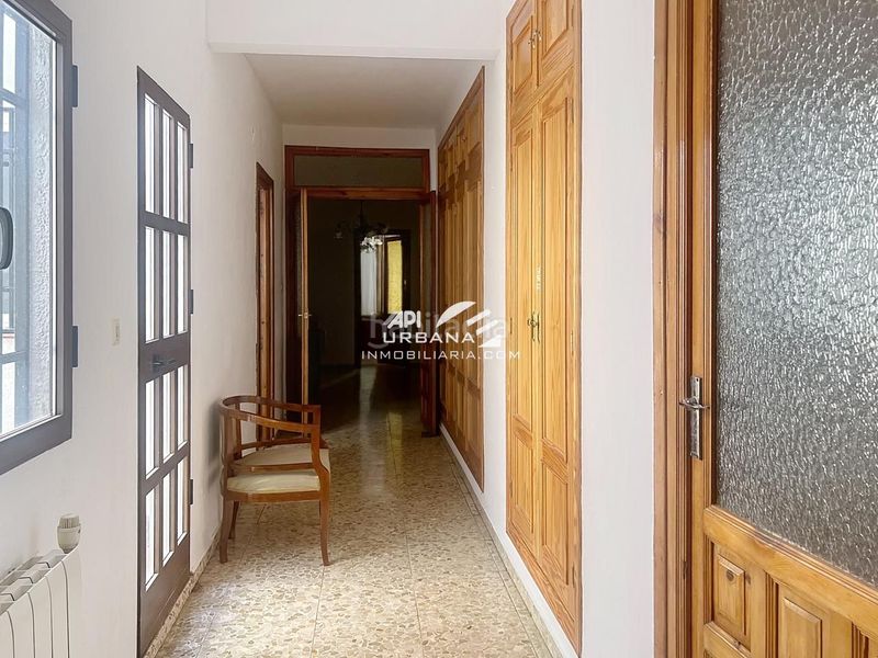 Foto 80a4ebf8-edb0-4156-a541-d02b5b53c1a8. Edificio en Centro Lucena