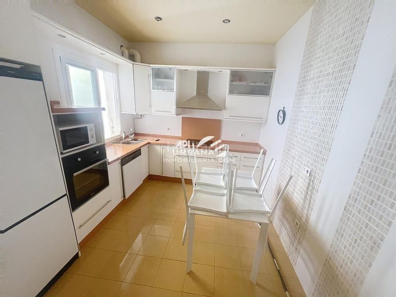 Foto 88c0ee1d-f7d4-428d-8ba8-a7a27d1452f4. Edificio en Centro Lucena