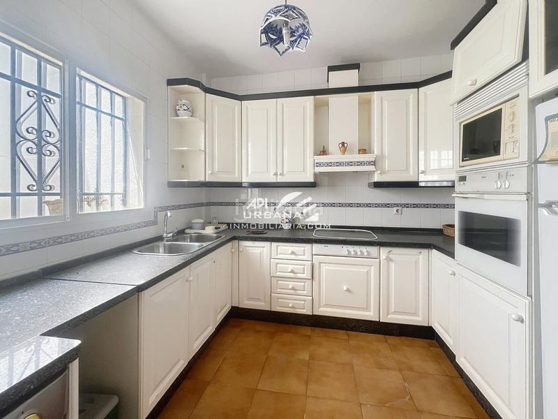 Foto fef0d549-9c05-4dc3-8f27-9be7c5804525. Edificio en Centro Lucena